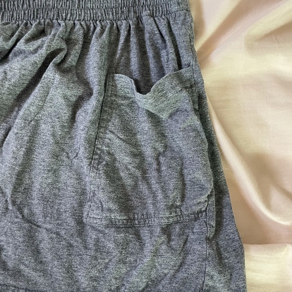 High waisted gray skirt - Picture 2 of 4